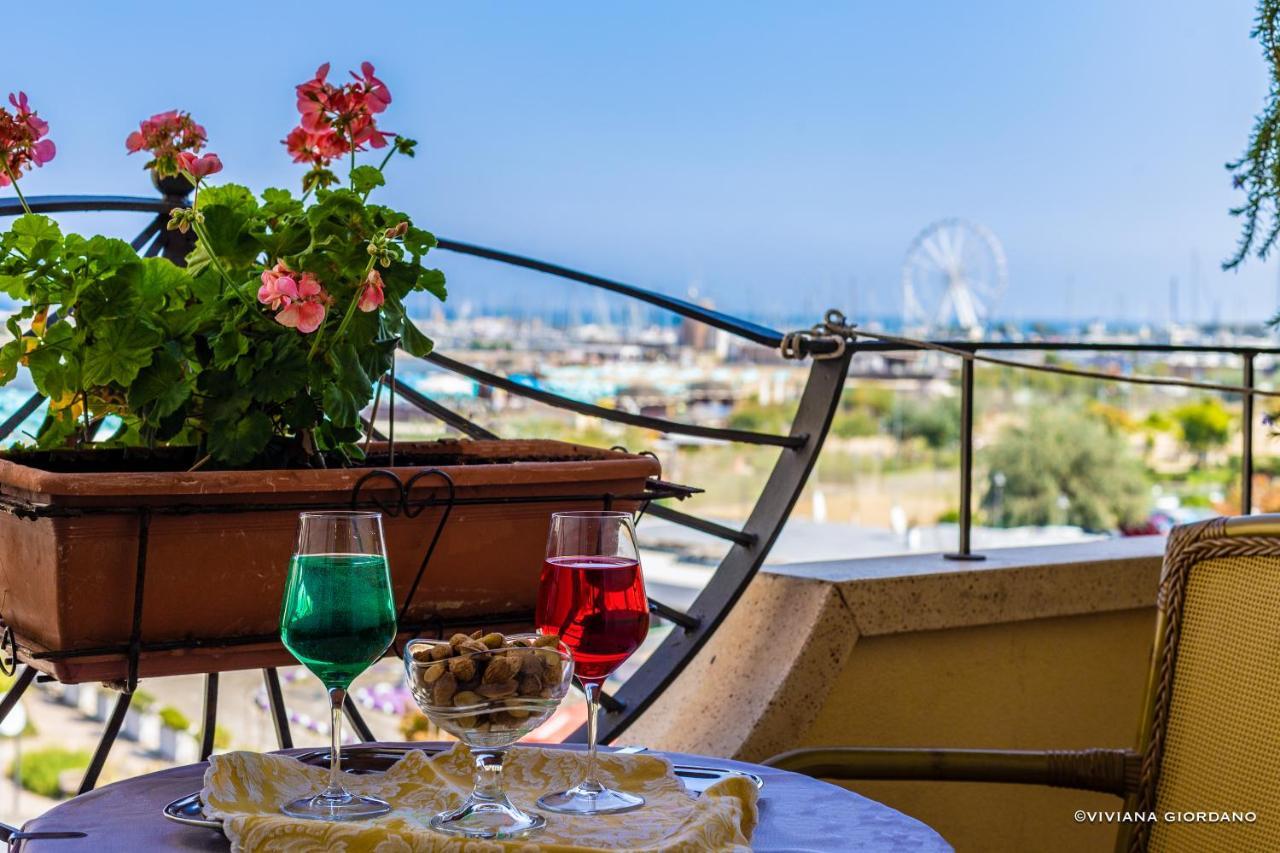 Hotel River Fronte Mare Con Piscina Rimini Ngoại thất bức ảnh