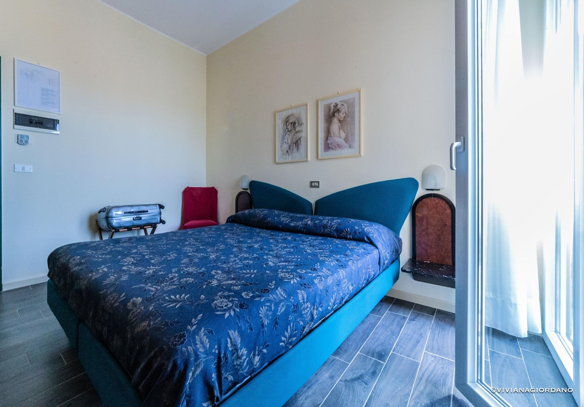 Hotel River Fronte Mare Con Piscina Rimini Ngoại thất bức ảnh